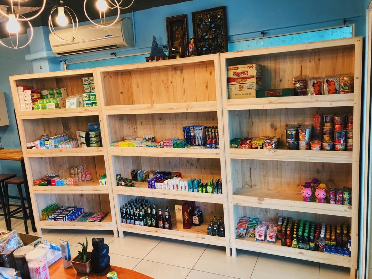 Aekkalukthai Hostel Rayong Buitenkant foto