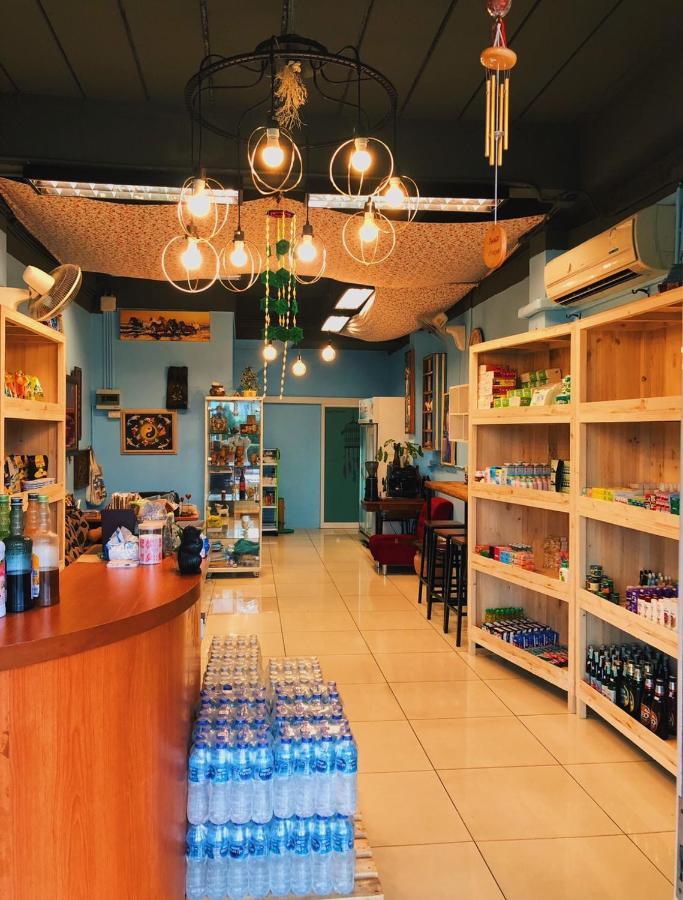 Aekkalukthai Hostel Rayong Buitenkant foto
