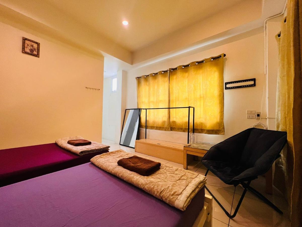 Aekkalukthai Hostel Rayong Buitenkant foto