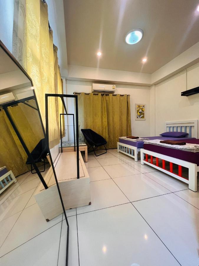 Aekkalukthai Hostel Rayong Buitenkant foto
