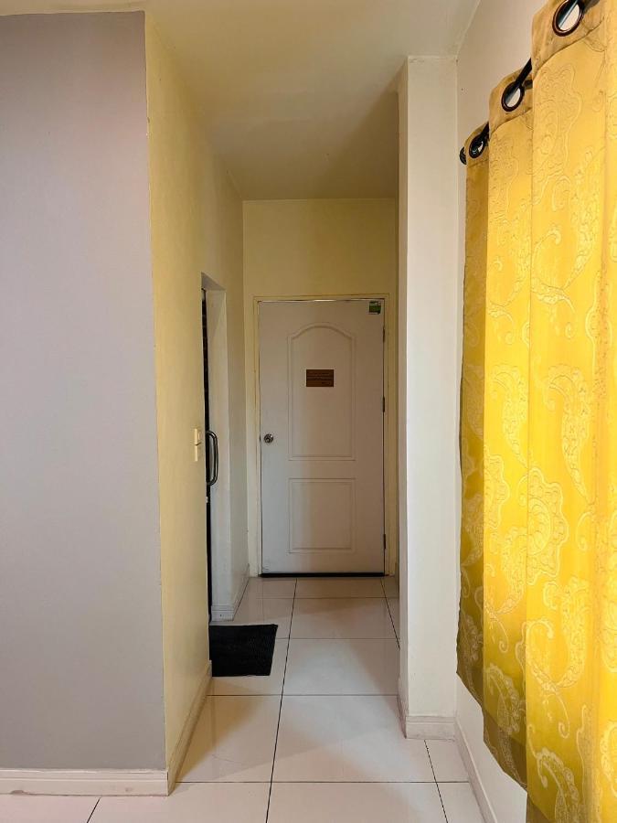 Aekkalukthai Hostel Rayong Buitenkant foto